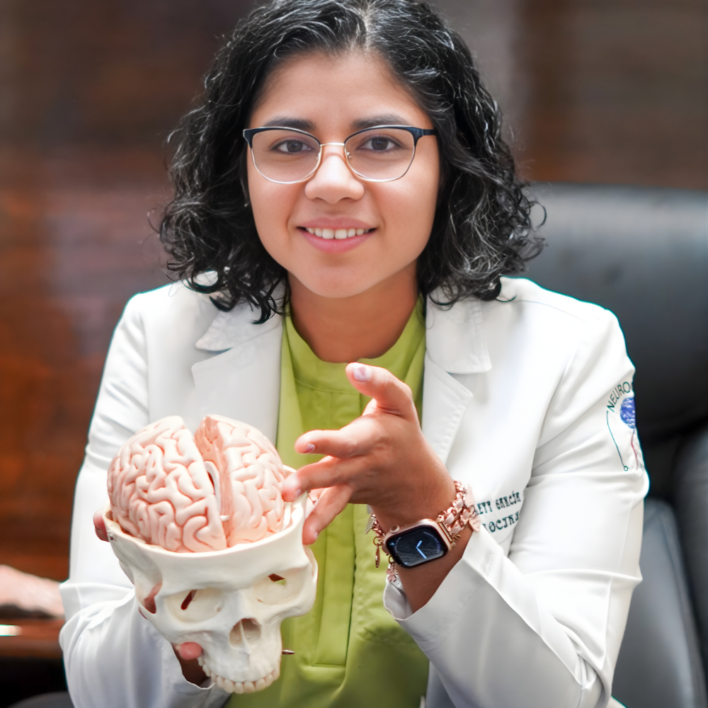 Dra. Madian Scarlett García Carachuri — Neurocirujana